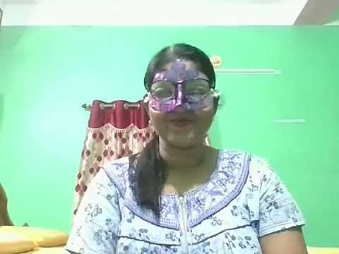 Snapshot of Kavya17 chatting on 06/18/26, 01:15 Kavya17 online show from 06/18/26, 01:15