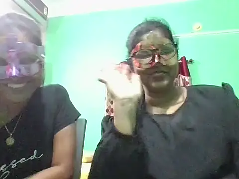 Snapshot of Kavya17 chatting on 06/21/26, 01:57 Kavya17 online show from 06/21/26, 01:57
