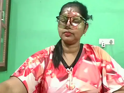 Snapshot of Kavya17 chatting on 06/23/26, 02:04 Kavya17 online show from 06/23/26, 02:04