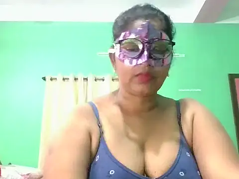 Snapshot of Kavya17 chatting on 07/12/26, 06:21 Kavya17 online show from 07/12/26, 06:21