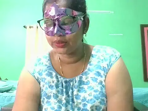 Snapshot of Kavya17 chatting on 07/23/26, 02:31 Kavya17 online show from 07/23/26, 02:31