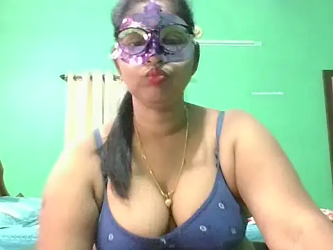 Snapshot of Kavya17 chatting on 07/23/26, 02:37 Kavya17 online show from 07/23/26, 02:37