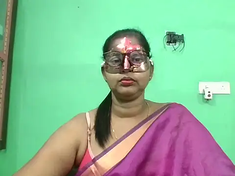 Snapshot of Kavya17 chatting on 07/31/26, 02:49 Kavya17 online show from 07/31/26, 02:49