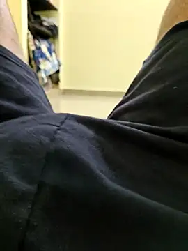 1Horny Boy1 online show from 05/13/26, 06:27