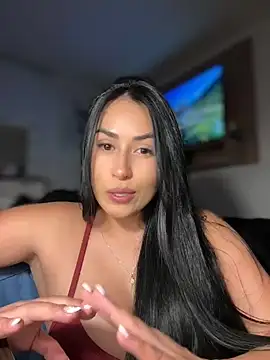 Snapshot of areviklusine1 chatting on 04/18/26, 03:43 areviklusine1 online show from 04/18/26, 03:43