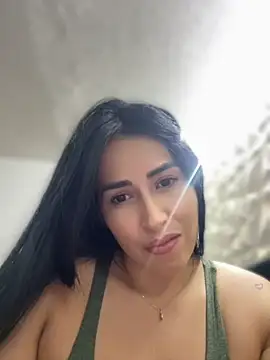 Snapshot of areviklusine1 chatting on 05/07/26, 11:21 areviklusine1 online show from 05/07/26, 11:21