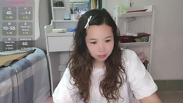 Snapshot of F-Yingying chatting on 05/23/26, 04:50 F-Yingying online show from 05/23/26, 04:50