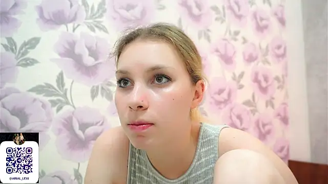 Snapshot of Sairallyn chatting on 07/10/26, 08:33 Sairallyn online show from 07/10/26, 08:33