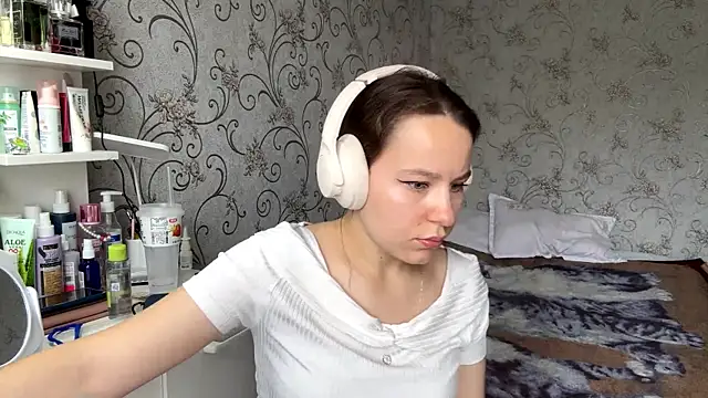 KathyrnEdmison online show from 05/18/26, 06:41