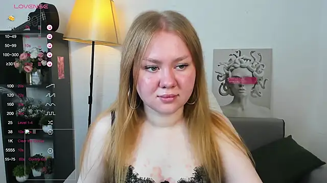 AlexaaBee online show from 06/10/26, 08:02