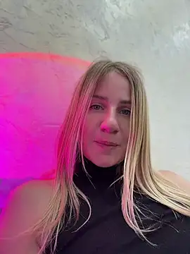 Snapshot of AnnaMist_ chatting on 07/02/26, 06:36 AnnaMist online show from 07/02/26, 06:36