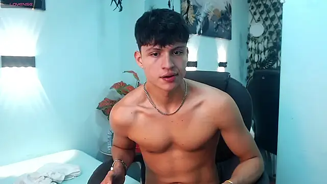 Snapshot of drago_ivan chatting on 06/18/26, 04:00 drago ivan online show from 06/18/26, 04:00