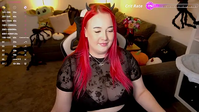 Snapshot of littleEve chatting on 10/30/25, 02:40 littleEve online show from 10/30/25, 02:40