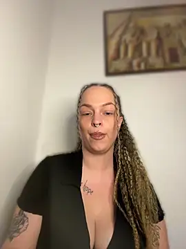 WaitingLucia online show from 05/17/26, 06:37