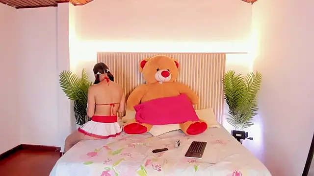 Milu blossom online show from 06/16/26, 12:52