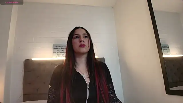 Snapshot of Rossy_Marks chatting on 06/19/26, 02:38 Rossy Marks online show from 06/19/26, 02:38