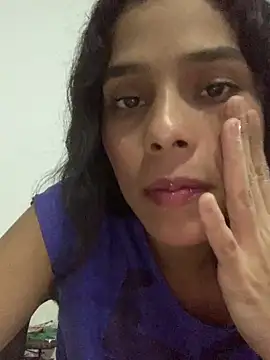 Snapshot of Saray_queen1 chatting on 05/14/26, 06:09 Saray queen1 online show from 05/14/26, 06:09