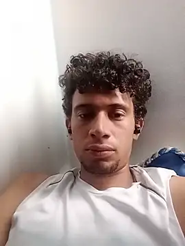 Snapshot of El_CharlyX69X chatting on 06/15/26, 04:09 El CharlyX69X online show from 06/15/26, 04:09