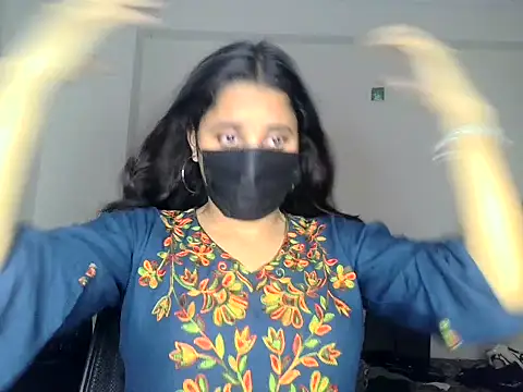 Snapshot of priyanks_sharma37 chatting on 07/19/26, 05:44 priyanks sharma37 online show from 07/19/26, 05:44