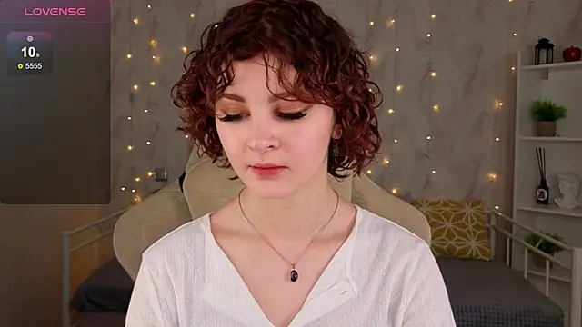 Snapshot of Kira__Fluffy chatting on 06/14/26, 02:24 Kira Fluffy online show from 06/14/26, 02:24