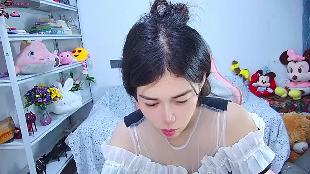 QinQin-888 online show from 06/17/26, 10:54