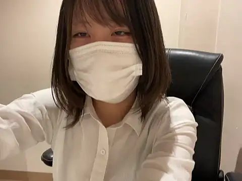 Snapshot of miniminimo_o chatting on 06/02/26, 10:17 miniminimo o online show from 06/02/26, 10:17