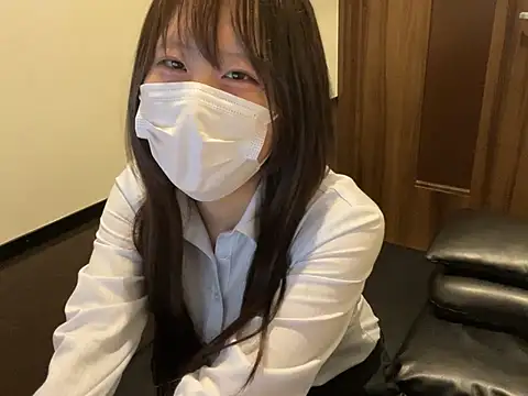Snapshot of miniminimo_o chatting on 06/15/26, 10:17 miniminimo o online show from 06/15/26, 10:17