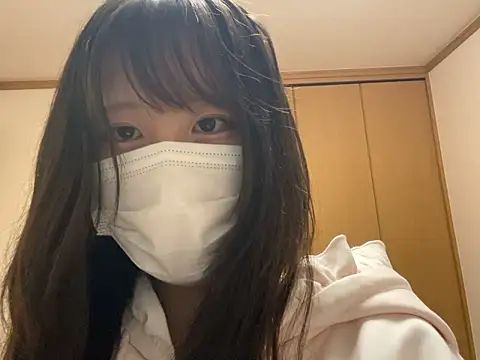 Snapshot of miniminimo_o chatting on 06/18/26, 11:36 miniminimo o online show from 06/18/26, 11:36