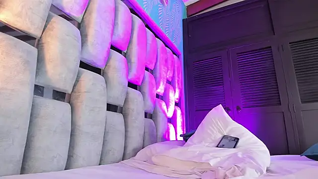 Emilye rousee online show from 06/27/26, 12:22