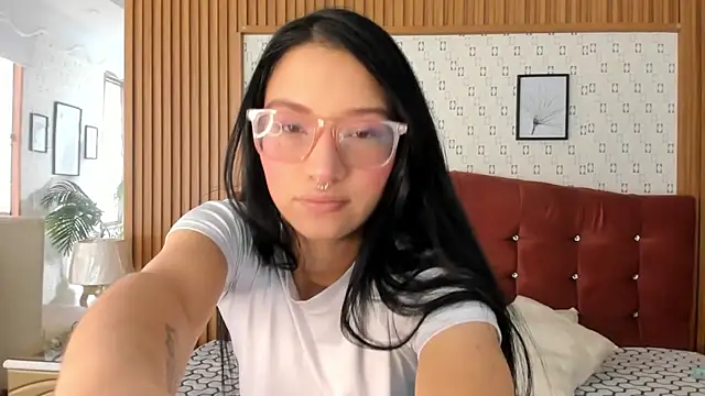 SophiieCalloway1 online show from 06/09/26, 02:17