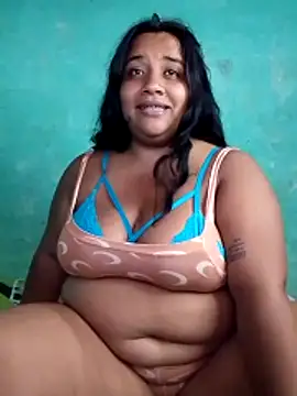 Snapshot of sexy-latina24u chatting on 05/27/26, 05:10 sexy-latina24u online show from 05/27/26, 05:10