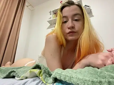 Emilya201 online show from 05/21/26, 12:50