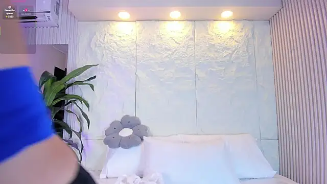 Snapshot of Dulce_Vict chatting on 06/19/26, 03:55 Dulce Vict online show from 06/19/26, 03:55