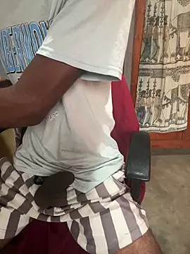 Snapshot of Inuchethi chatting on 02/16/25, 01:25 Inuchethi online show from 02/16/25, 01:25