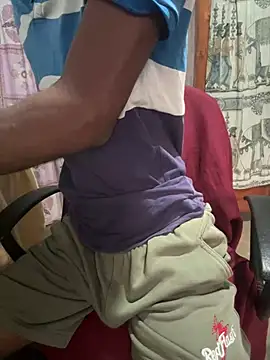 Snapshot of Inuchethi chatting on 02/18/25, 01:10 Inuchethi online show from 02/18/25, 01:10