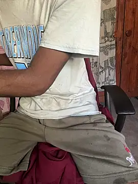 Snapshot of Inuchethi chatting on 02/23/25, 08:06 Inuchethi online show from 02/23/25, 08:06