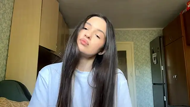 CarolineRu online show from 05/15/26, 11:17