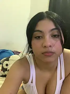 Snapshot of Paula-sinz chatting on 06/26/26, 10:25 Paula-sinz online show from 06/26/26, 10:25