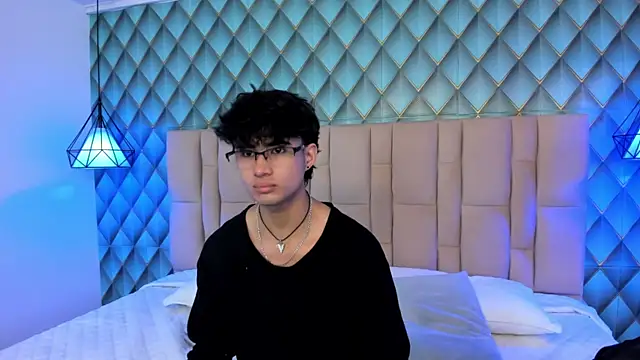 Snapshot of Sofia-Ethan chatting on 06/24/26, 12:26 Sofia-Ethan online show from 06/24/26, 12:26