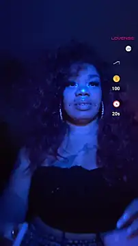 Snapshot of NailGoddessnow chatting on 01/17/25, 05:00 NailGoddessnow online show from 01/17/25, 05:00