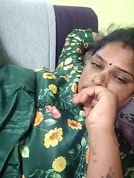 Snapshot of mynatamil143 chatting on 06/11/26, 05:27 mynatamil143 online show from 06/11/26, 05:27