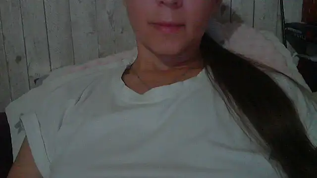 Snapshot of Bella--White chatting on 05/28/26, 05:21 Bella--White online show from 05/28/26, 05:21