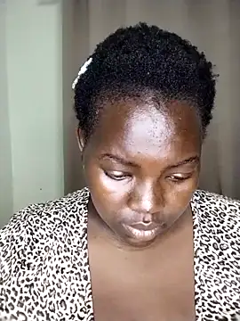 Snapshot of thickbeb chatting on 05/22/26, 02:44 thickbeb online show from 05/22/26, 02:44
