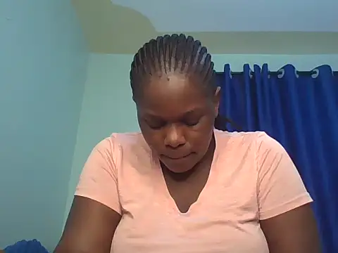 Snapshot of curvy--pussy23 chatting on 06/28/26, 11:38 curvy--pussy23 online show from 06/28/26, 11:38
