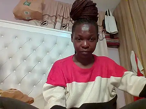 sweetlunah online show from 05/15/26, 04:36
