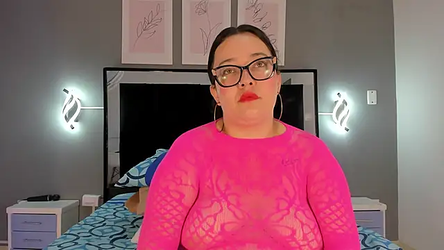 Snapshot of zoe_curvyy chatting on 06/16/26, 12:08 zoe curvyy online show from 06/16/26, 12:08