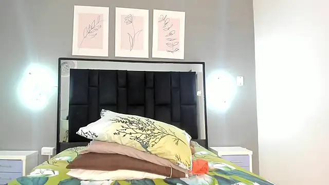 Snapshot of zoe_curvyy chatting on 06/29/26, 12:16 zoe curvyy online show from 06/29/26, 12:16