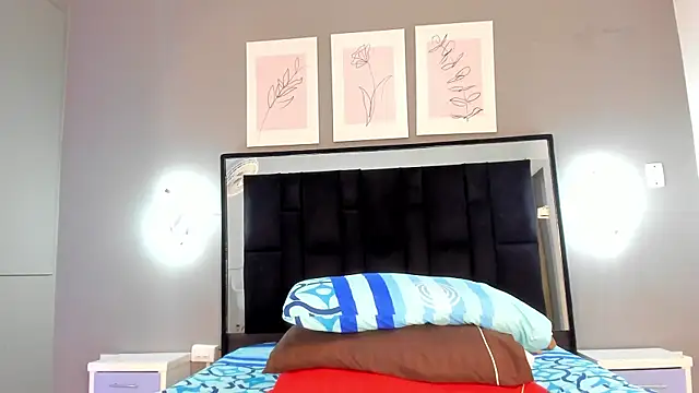 Snapshot of zoe_curvyy chatting on 07/02/26, 12:11 zoe curvyy online show from 07/02/26, 12:11