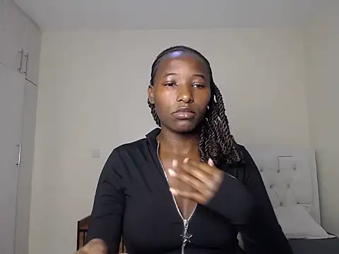 Snapshot of Ebonyqueen111 chatting on 06/16/26, 11:24 Ebonyqueen111 online show from 06/16/26, 11:24