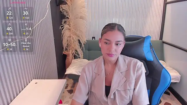 Snapshot of SophieWatson_ chatting on 06/04/26, 02:01 SophieWatson online show from 06/04/26, 02:01
